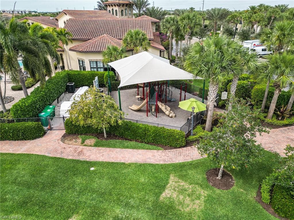 9340 Woodhurst Dr, Naples, FL 34120-28