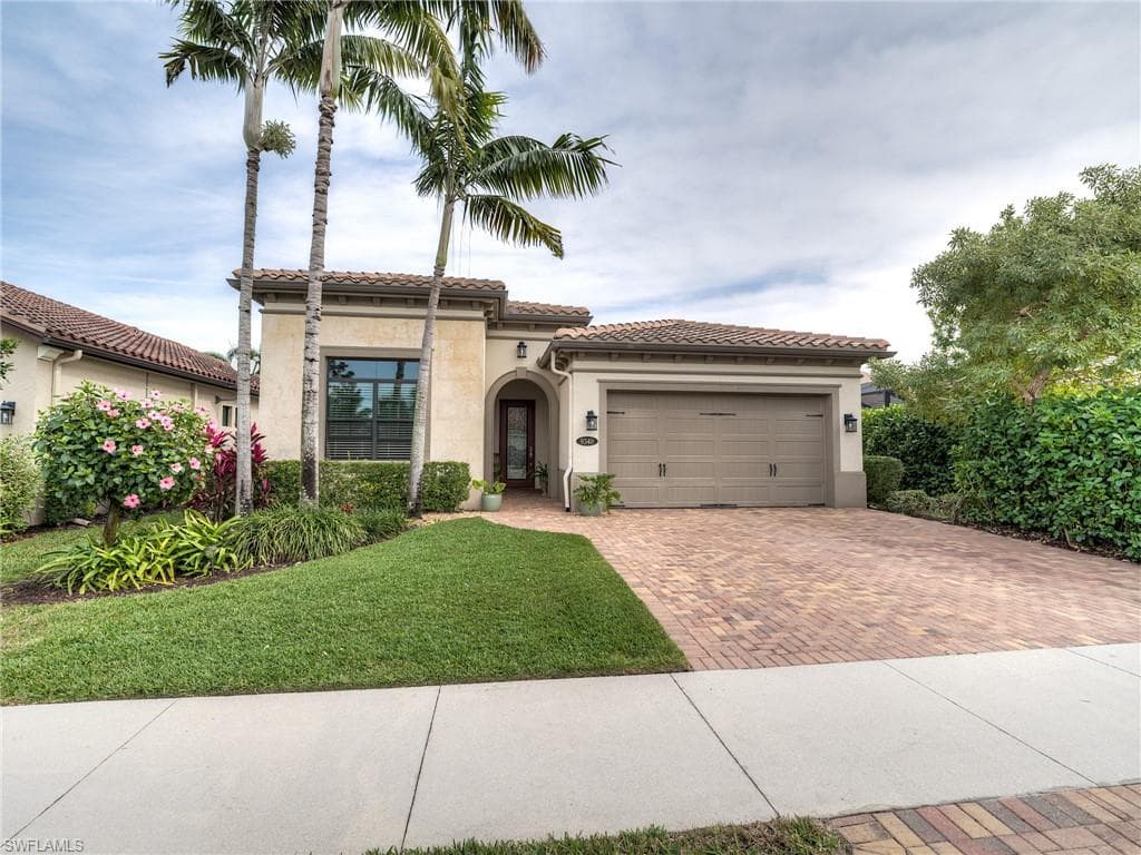 9340 Woodhurst Dr, Naples, FL 34120-2