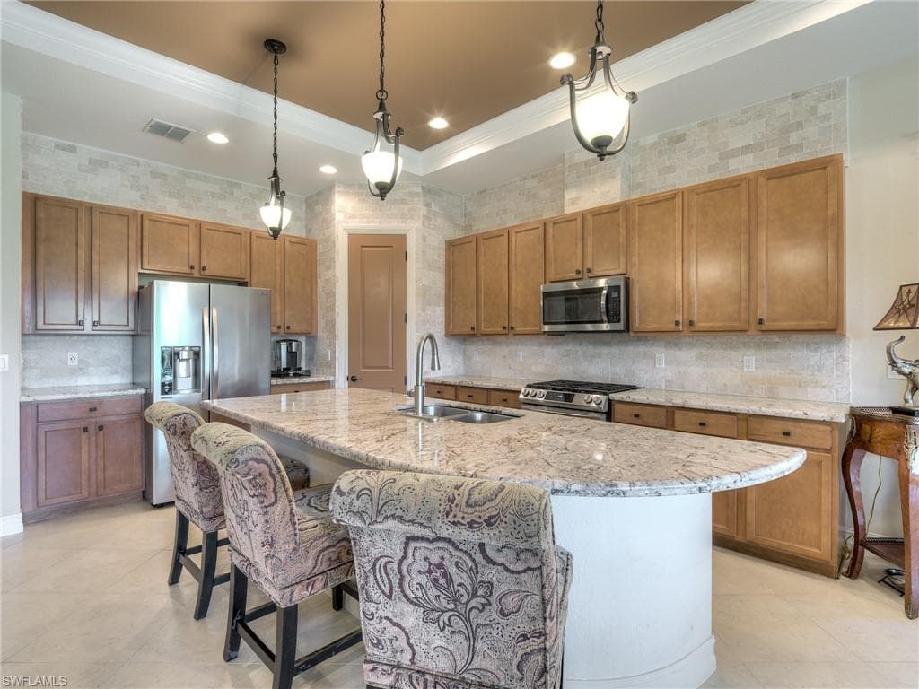 9340 Woodhurst Dr, Naples, FL 34120-4
