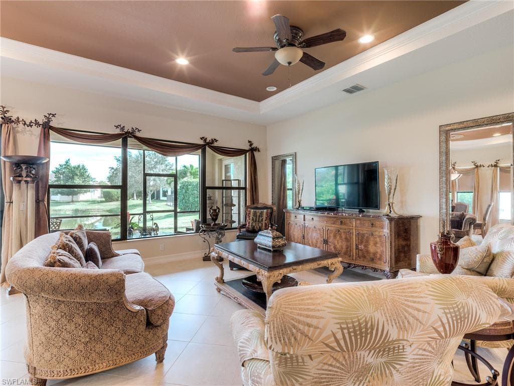 9340 Woodhurst Dr, Naples, FL 34120-6