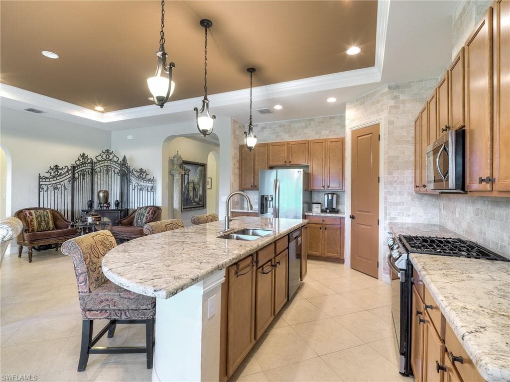 9340 Woodhurst Dr, Naples, FL 34120-7