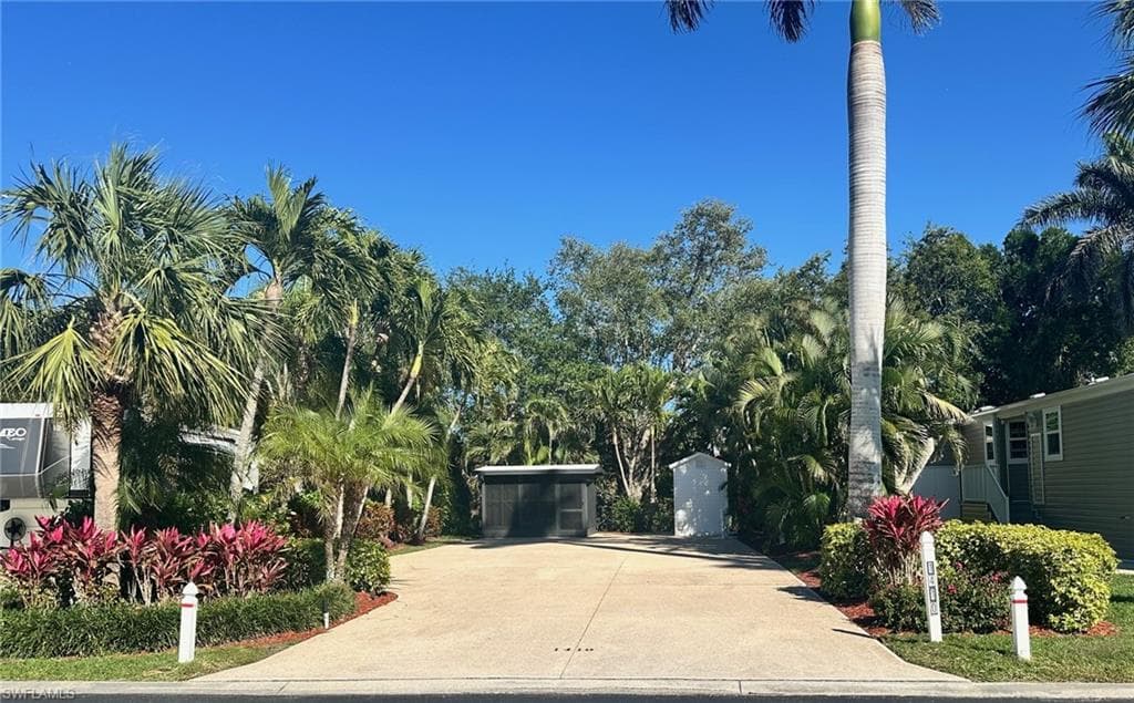 1410 Diamond Lake Cir W, Naples, FL 34114-2
