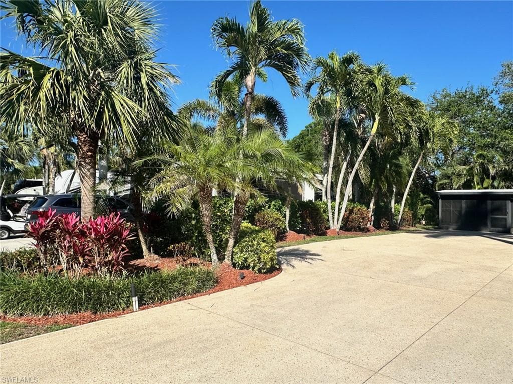 1410 Diamond Lake Cir W, Naples, FL 34114-4