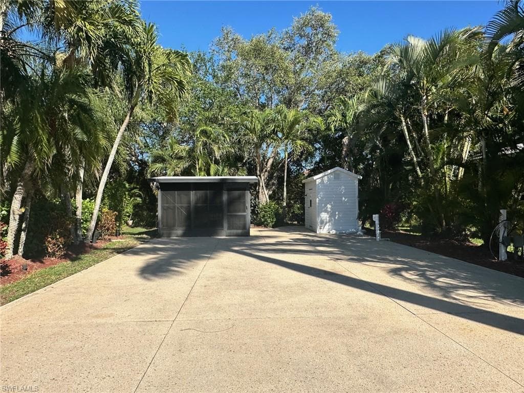 1410 Diamond Lake Cir W, Naples, FL 34114-6