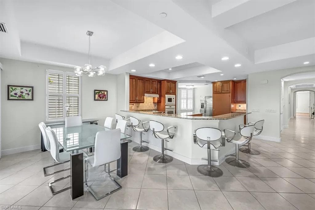 510 Avellino Isles Cir 2202, Naples, FL 34119-10