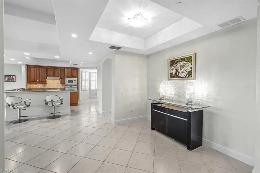 510 Avellino Isles Cir 2202, Naples, FL 34119-12