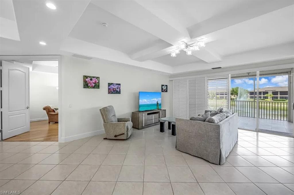 510 Avellino Isles Cir 2202, Naples, FL 34119-6