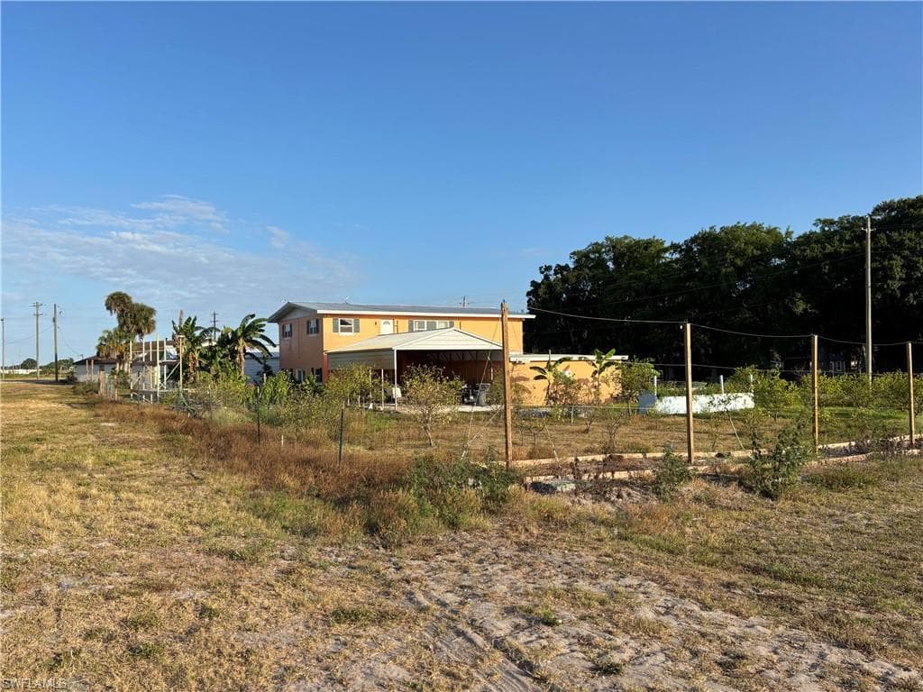 133 Florida Ave NW, Moore Haven, FL 33471-5