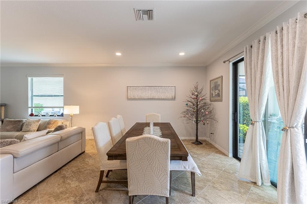 9231 Shadow Oak Ln, Naples, FL 34120-14