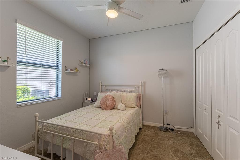 9231 Shadow Oak Ln, Naples, FL 34120-31