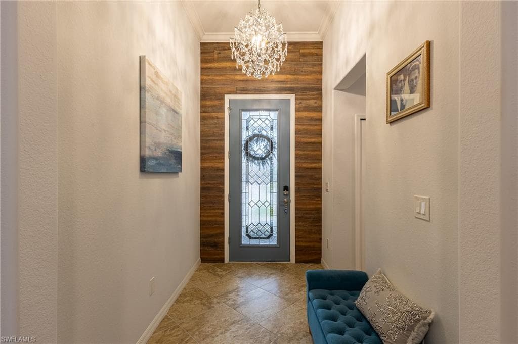 9231 Shadow Oak Ln, Naples, FL 34120-7