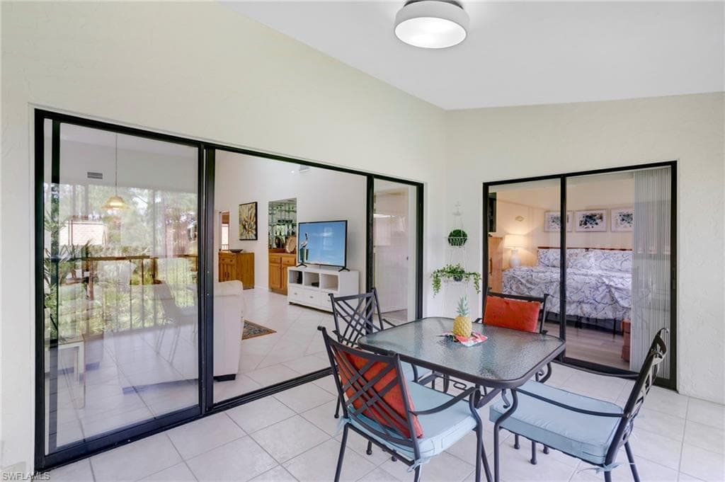 15400 Cedarwood Ln 204, Naples, FL 34110-10