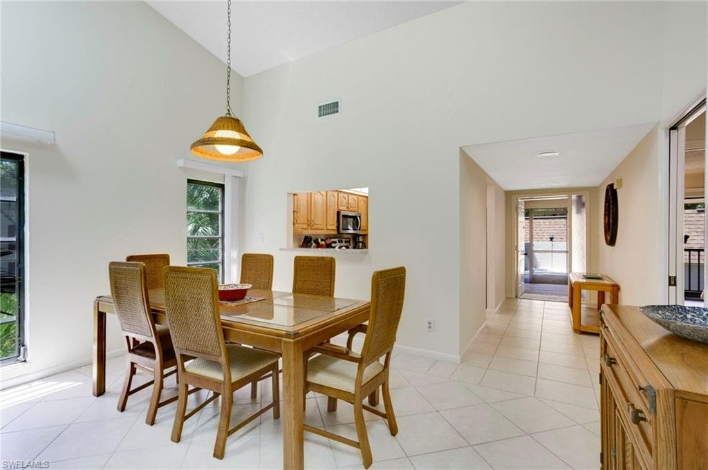 15400 Cedarwood Ln 204, Naples, FL 34110-13