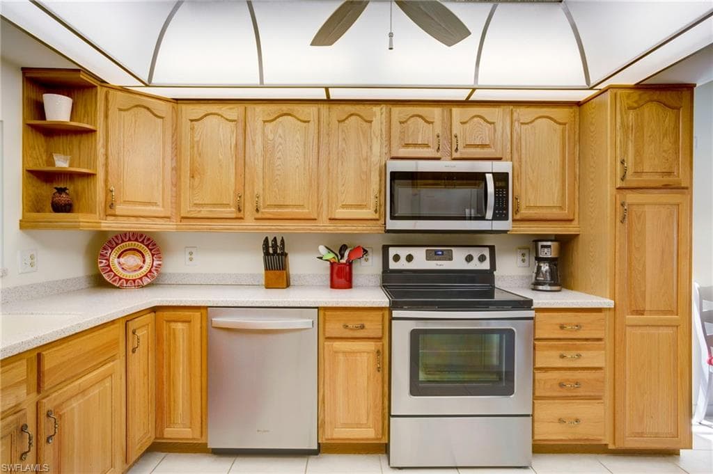 15400 Cedarwood Ln 204, Naples, FL 34110-14