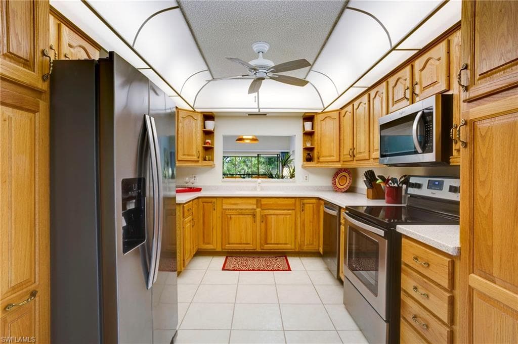 15400 Cedarwood Ln 204, Naples, FL 34110-16