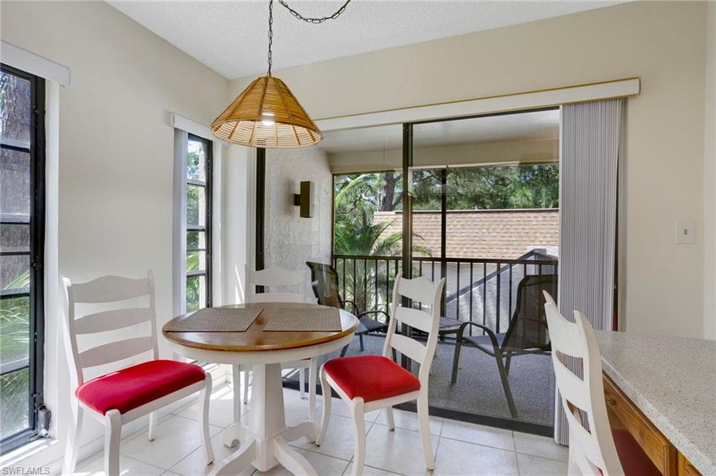 15400 Cedarwood Ln 204, Naples, FL 34110-17