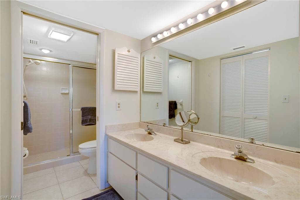 15400 Cedarwood Ln 204, Naples, FL 34110-20