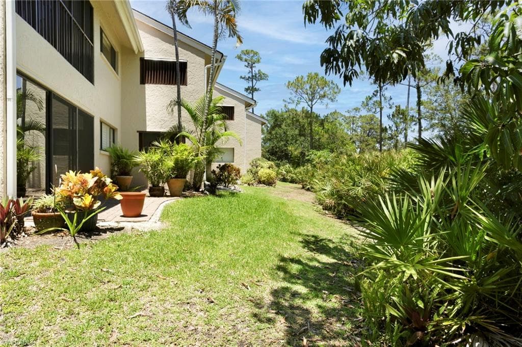 15400 Cedarwood Ln 204, Naples, FL 34110-30