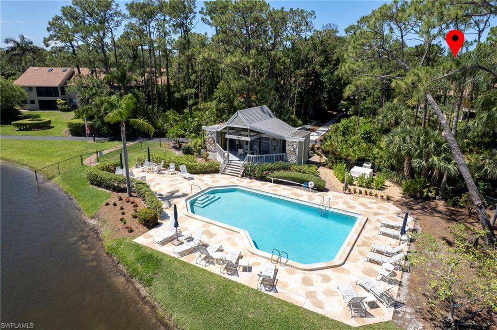 15400 Cedarwood Ln 204, Naples, FL 34110-31