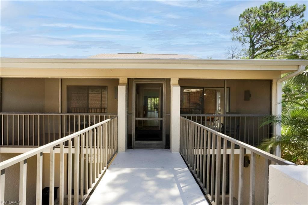 15400 Cedarwood Ln 204, Naples, FL 34110-5