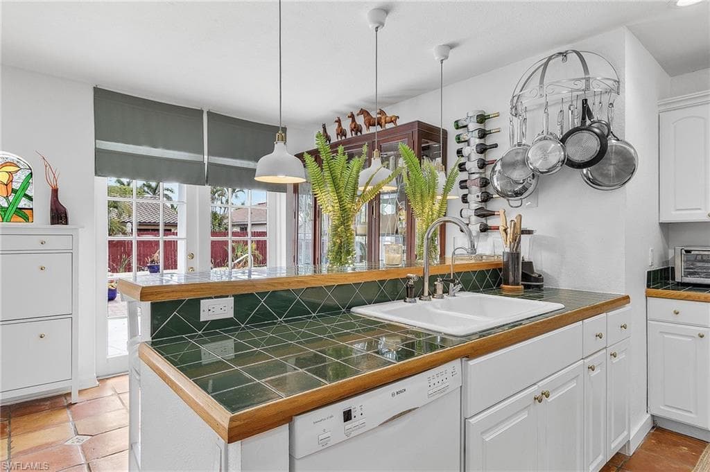 27553 Playa Del Rey Ln, Bonita Springs, FL 34135-10