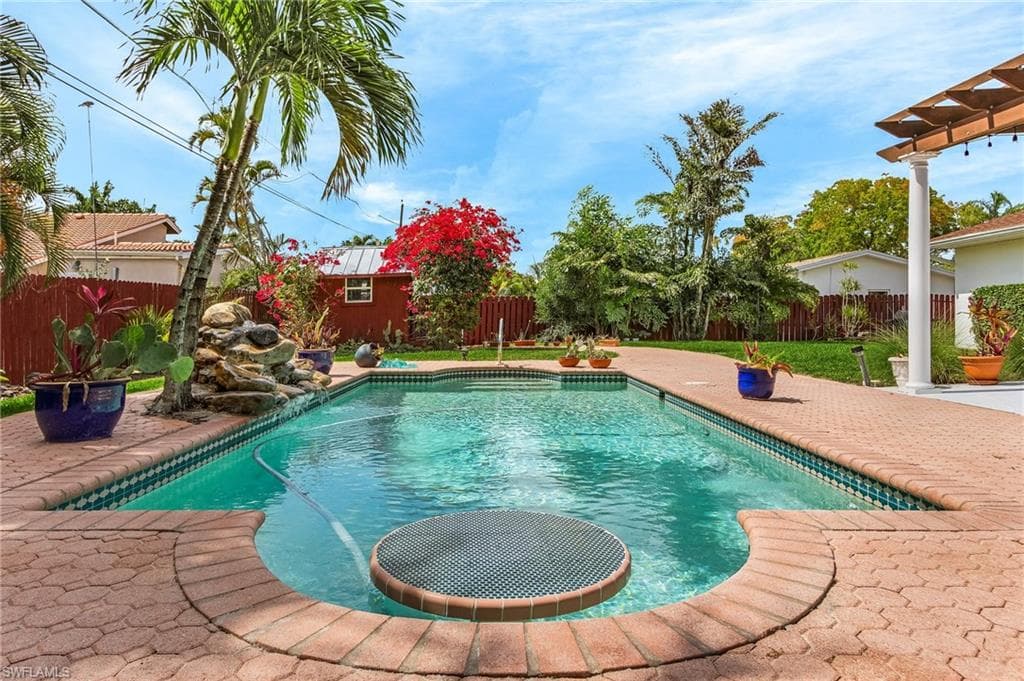 27553 Playa Del Rey Ln, Bonita Springs, FL 34135-30