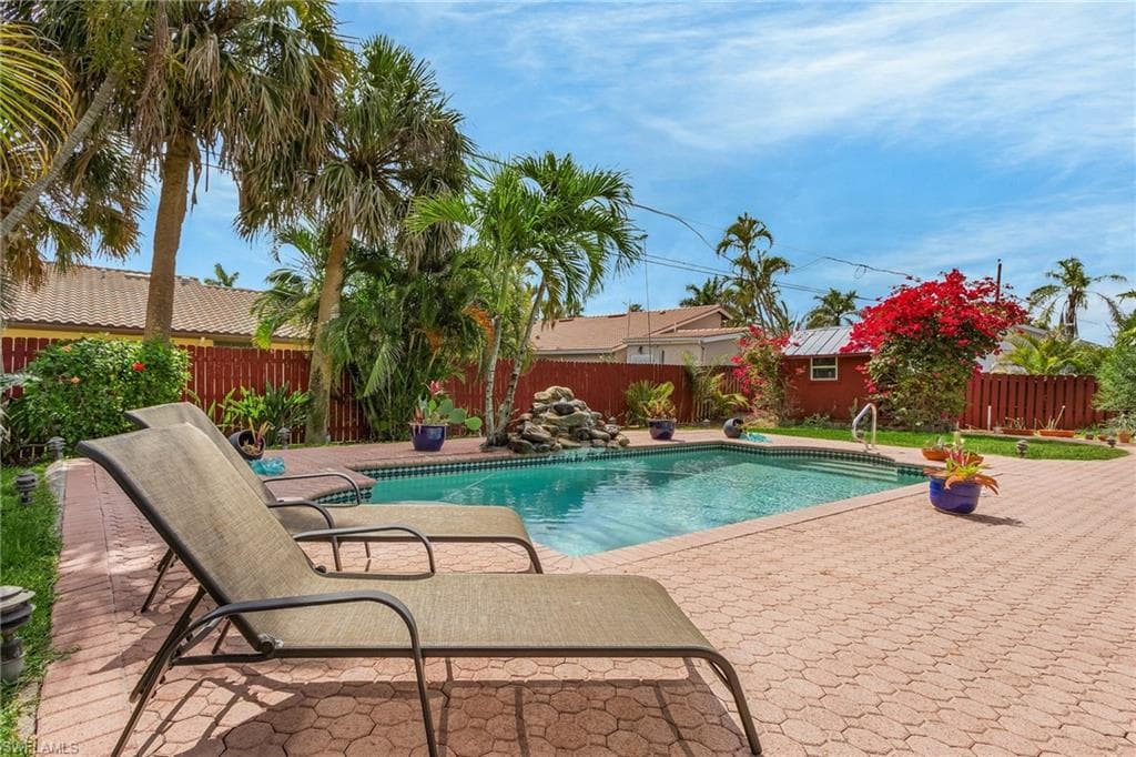 27553 Playa Del Rey Ln, Bonita Springs, FL 34135-32
