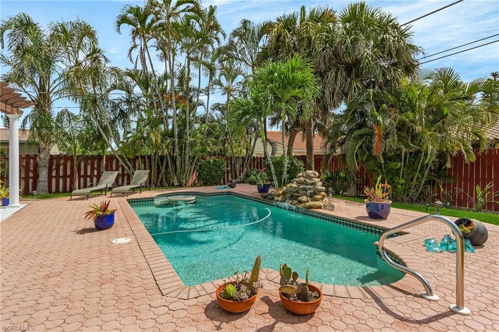27553 Playa Del Rey Ln, Bonita Springs, FL 34135-34