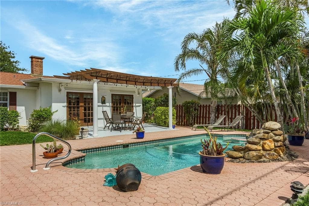 27553 Playa Del Rey Ln, Bonita Springs, FL 34135-35