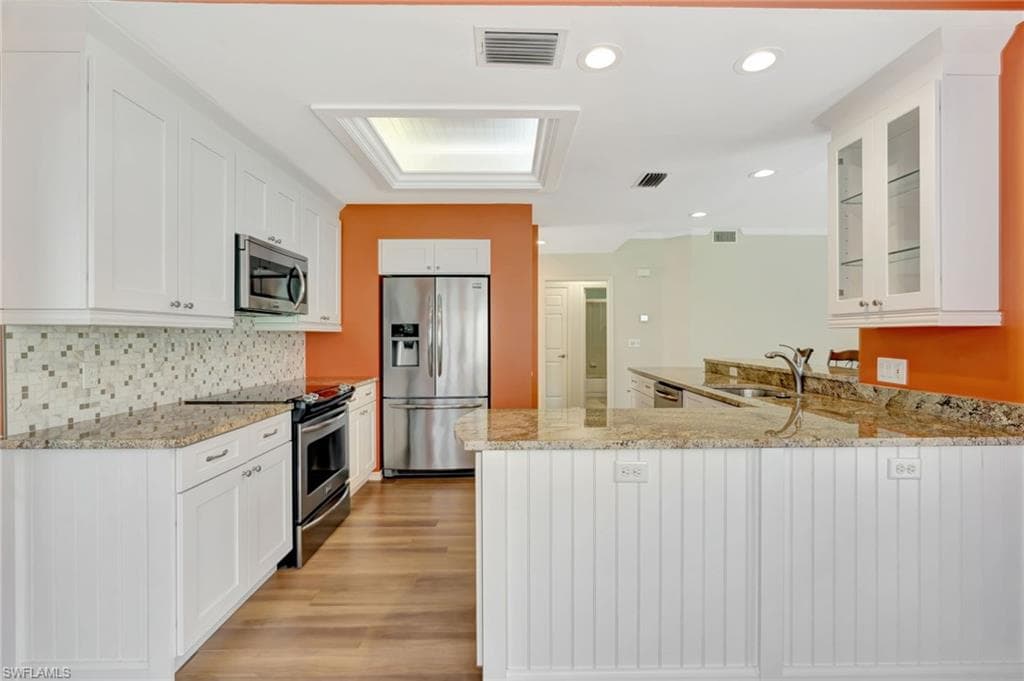 737 Wiggins Lake Dr 102, Naples, FL 34110-11