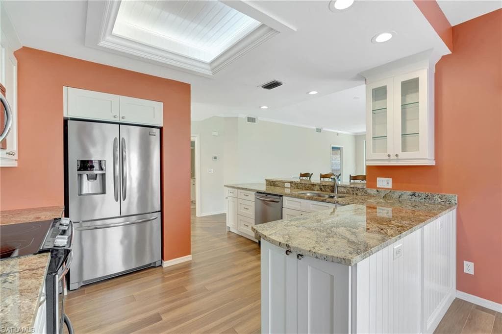 737 Wiggins Lake Dr 102, Naples, FL 34110-13