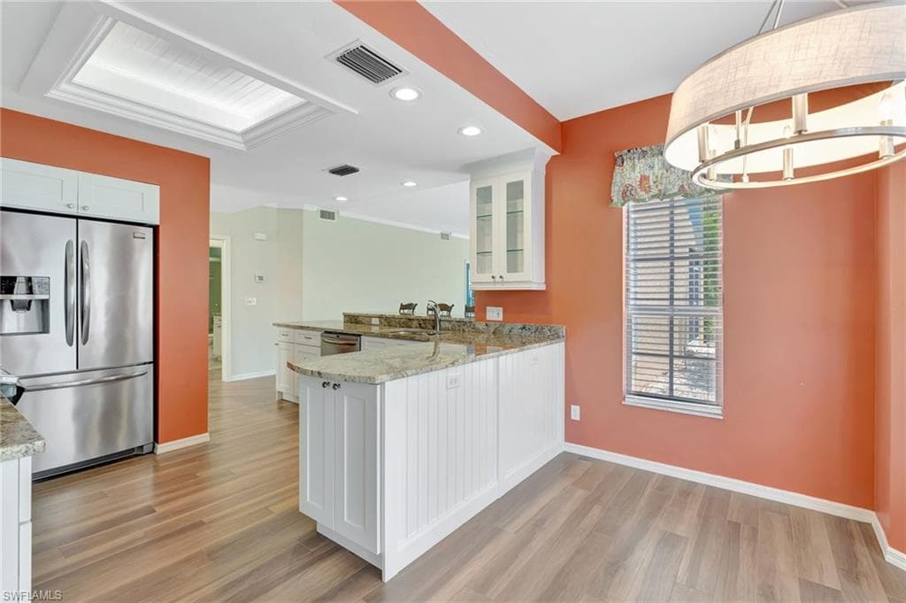 737 Wiggins Lake Dr 102, Naples, FL 34110-17