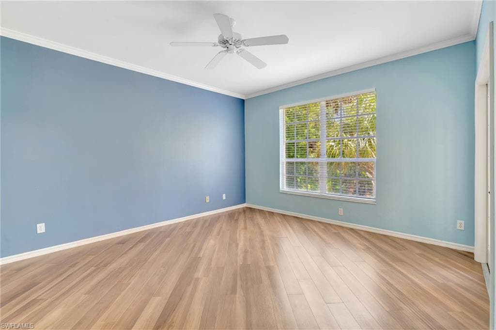 737 Wiggins Lake Dr 102, Naples, FL 34110-22