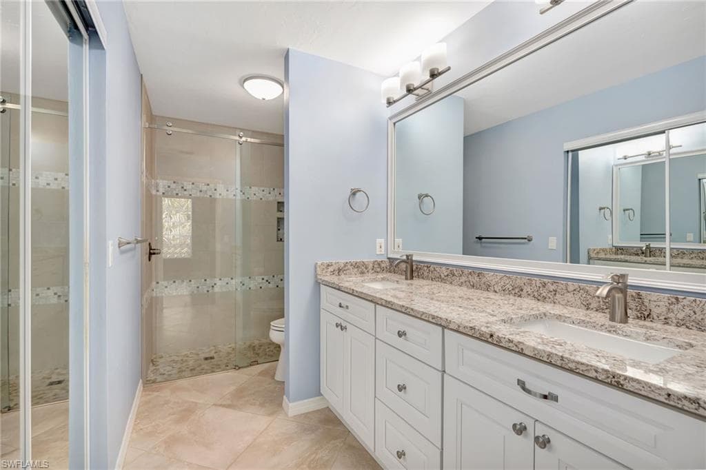 737 Wiggins Lake Dr 102, Naples, FL 34110-24
