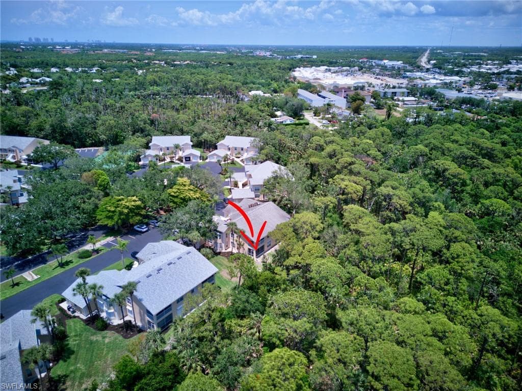 737 Wiggins Lake Dr 102, Naples, FL 34110-40