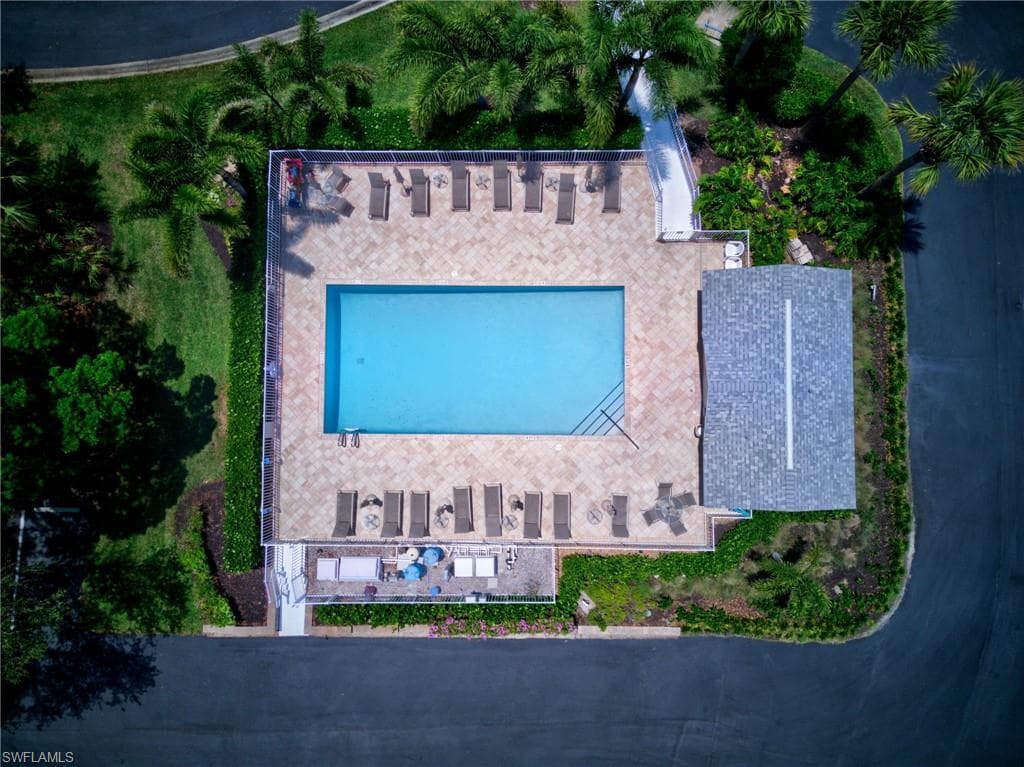 737 Wiggins Lake Dr 102, Naples, FL 34110-43