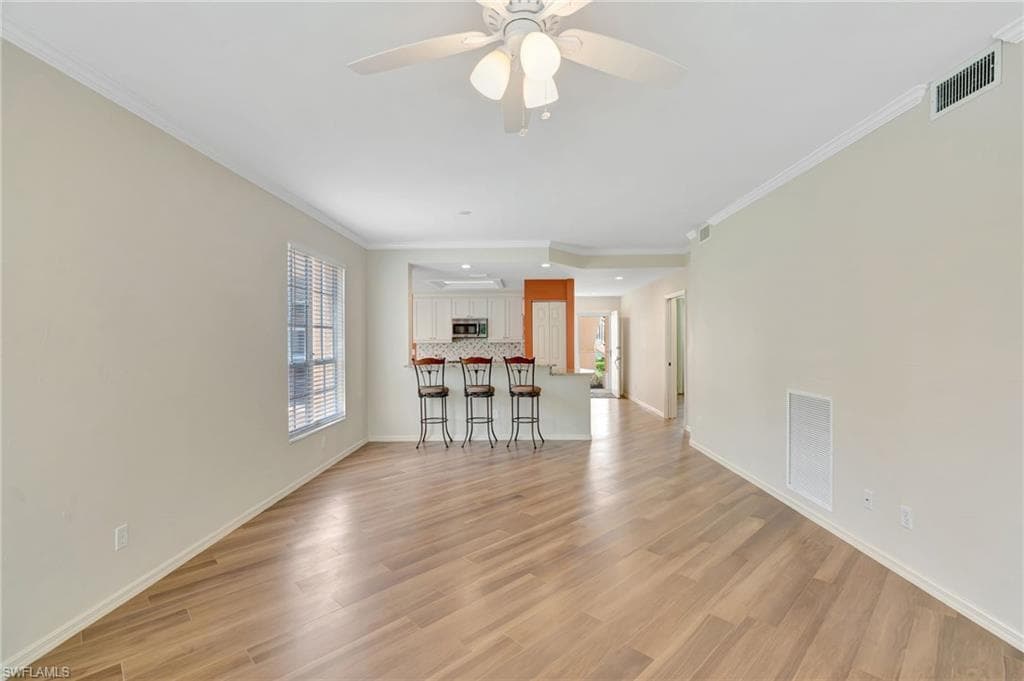 737 Wiggins Lake Dr 102, Naples, FL 34110-7
