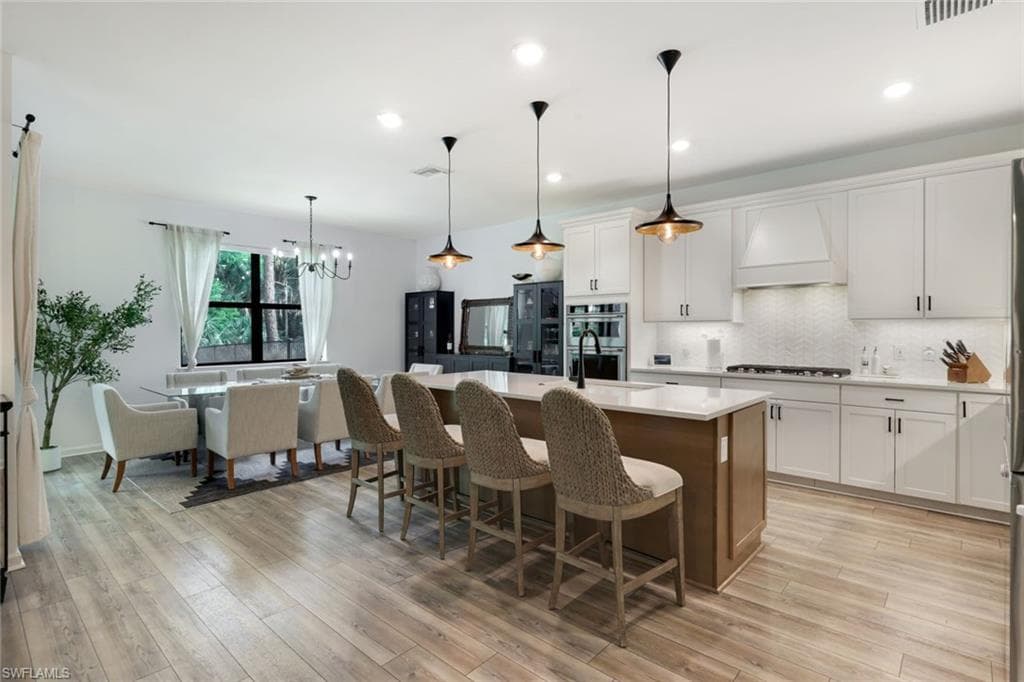 10427 Ventana Ln, Naples, FL 34120-9