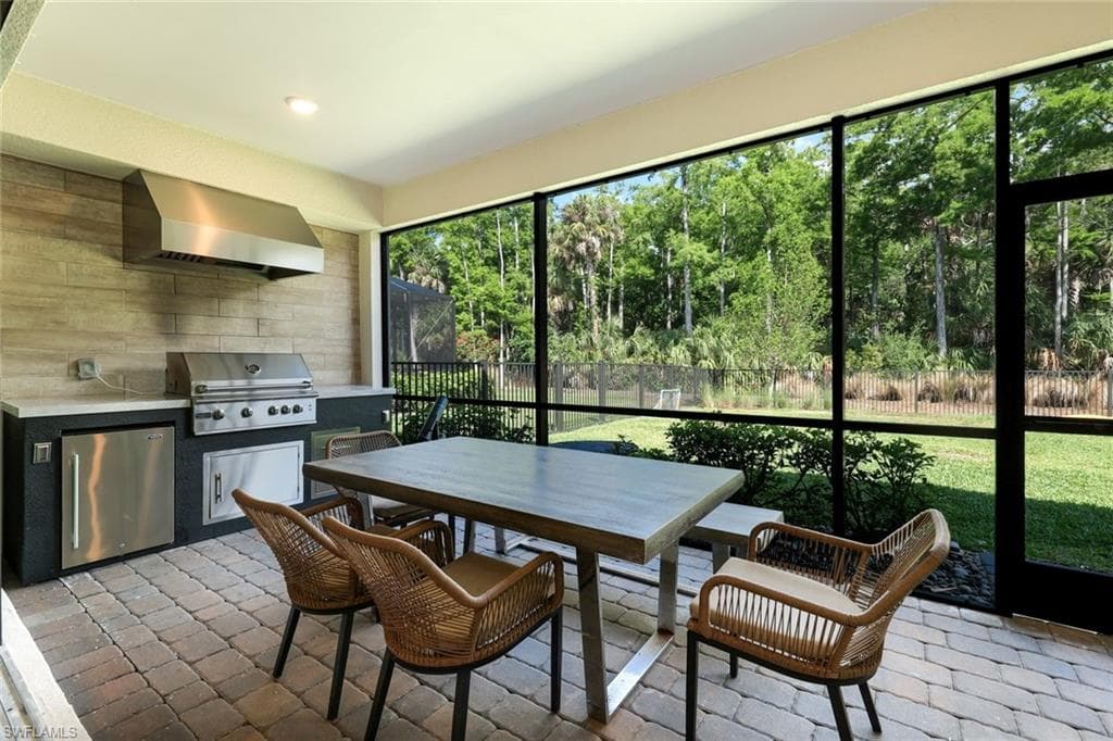 10427 Ventana Ln, Naples, FL 34120-11