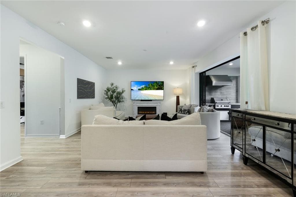 10427 Ventana Ln, Naples, FL 34120-12