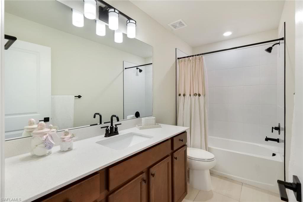 10427 Ventana Ln, Naples, FL 34120-21