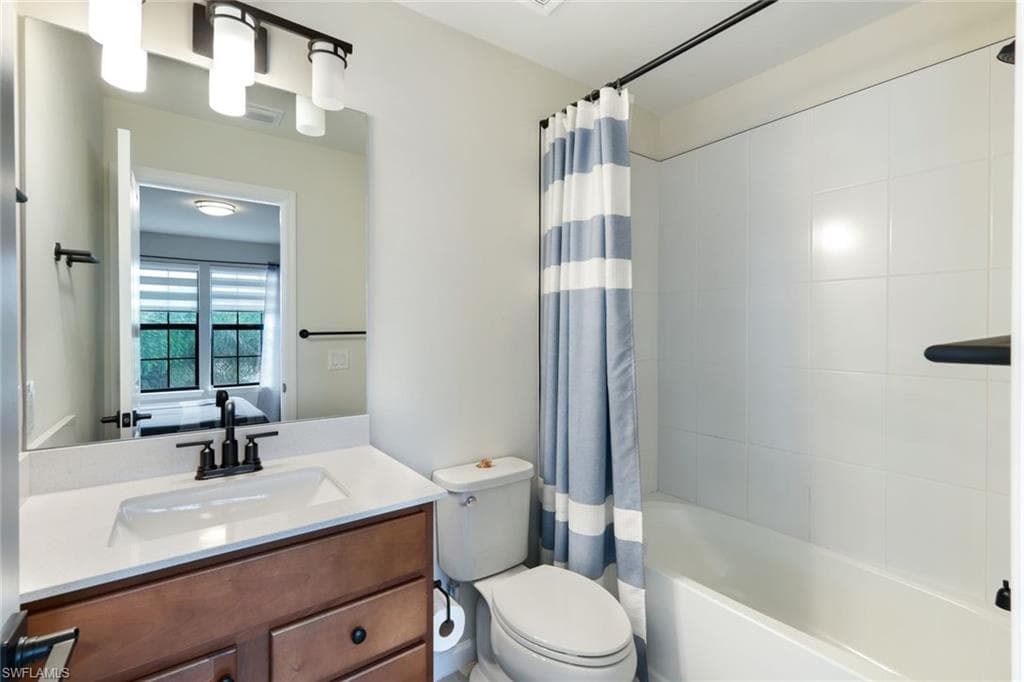 10427 Ventana Ln, Naples, FL 34120-23