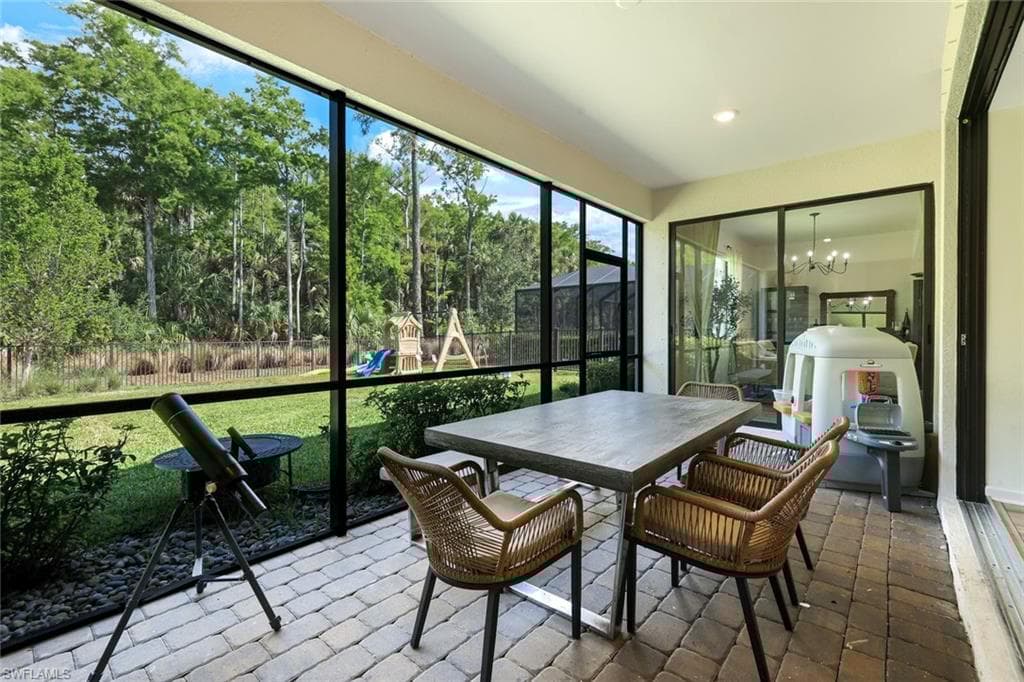 10427 Ventana Ln, Naples, FL 34120-30