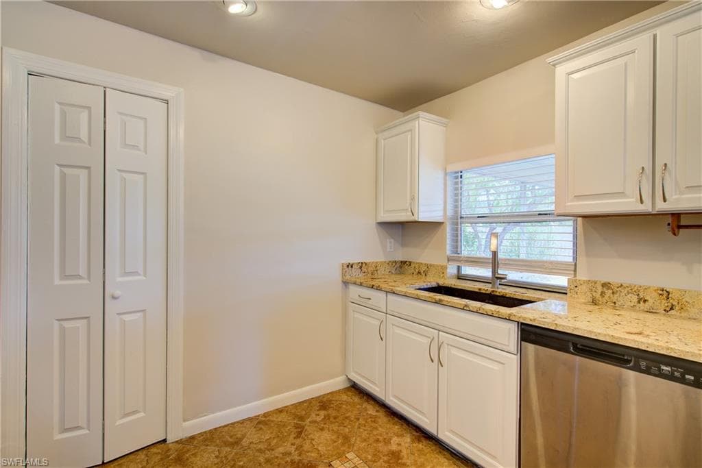 1327 21st Ave, Cape Coral, FL 33990-11
