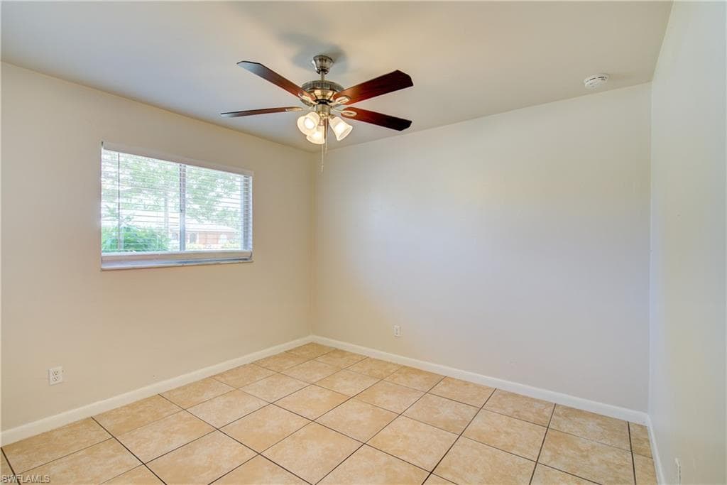 1327 21st Ave, Cape Coral, FL 33990-17