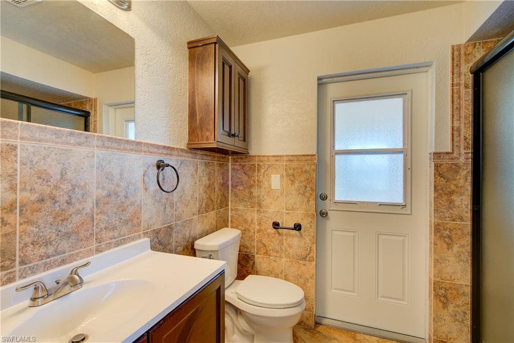 1327 21st Ave, Cape Coral, FL 33990-19