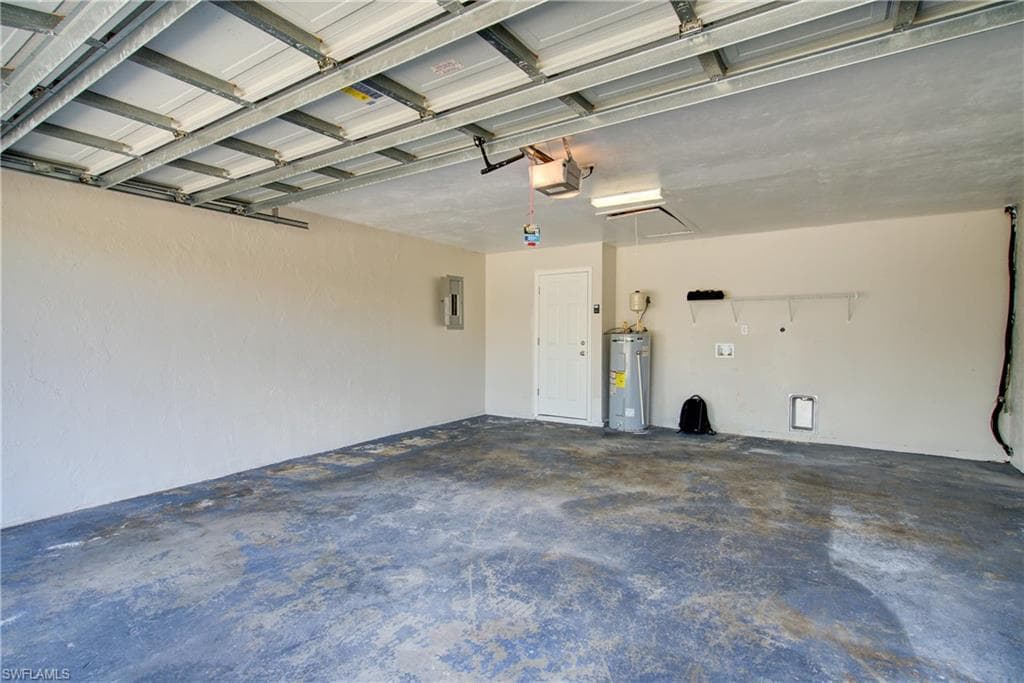 1327 21st Ave, Cape Coral, FL 33990-32
