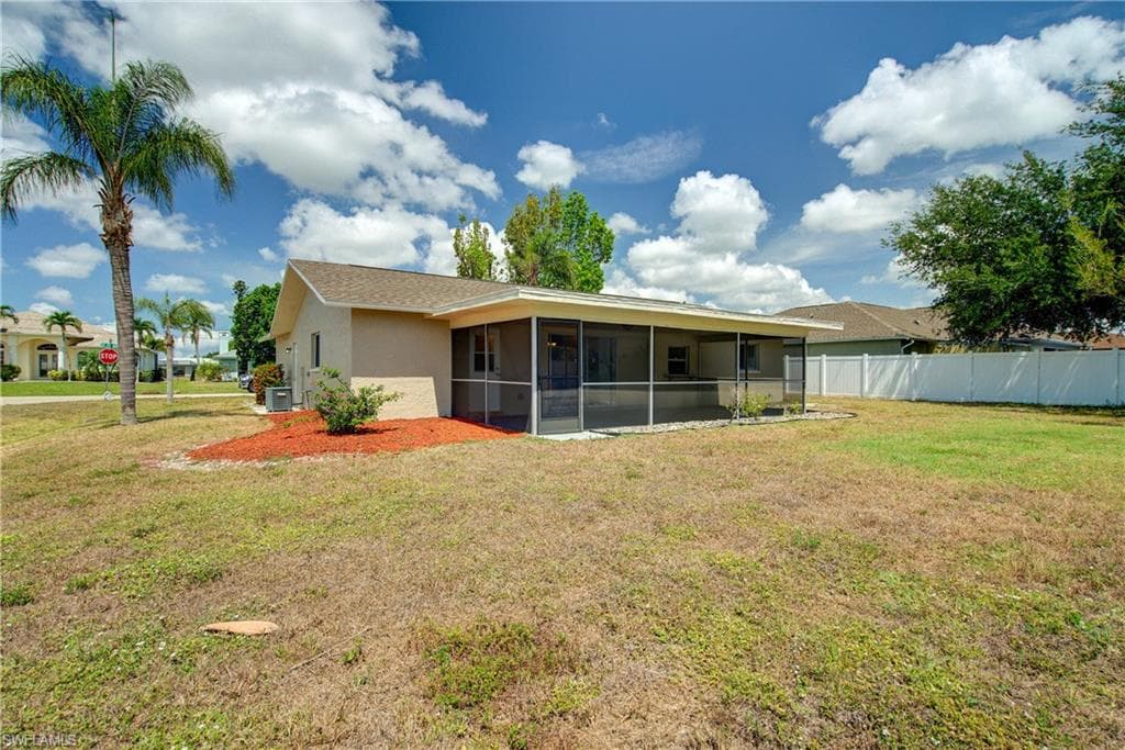 1327 21st Ave, Cape Coral, FL 33990-34
