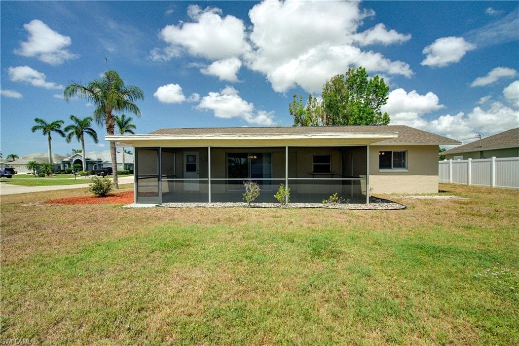 1327 21st Ave, Cape Coral, FL 33990-35