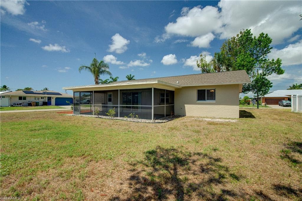 1327 21st Ave, Cape Coral, FL 33990-37